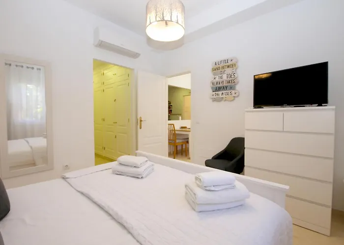 Port Flamenco Apartment *